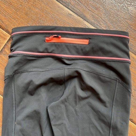 Lululemon Leggings - Size 2 - Picture 5 of 8